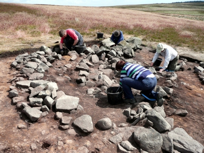 Mysterious Bronze Age walled oval feature on Stanbury Hill